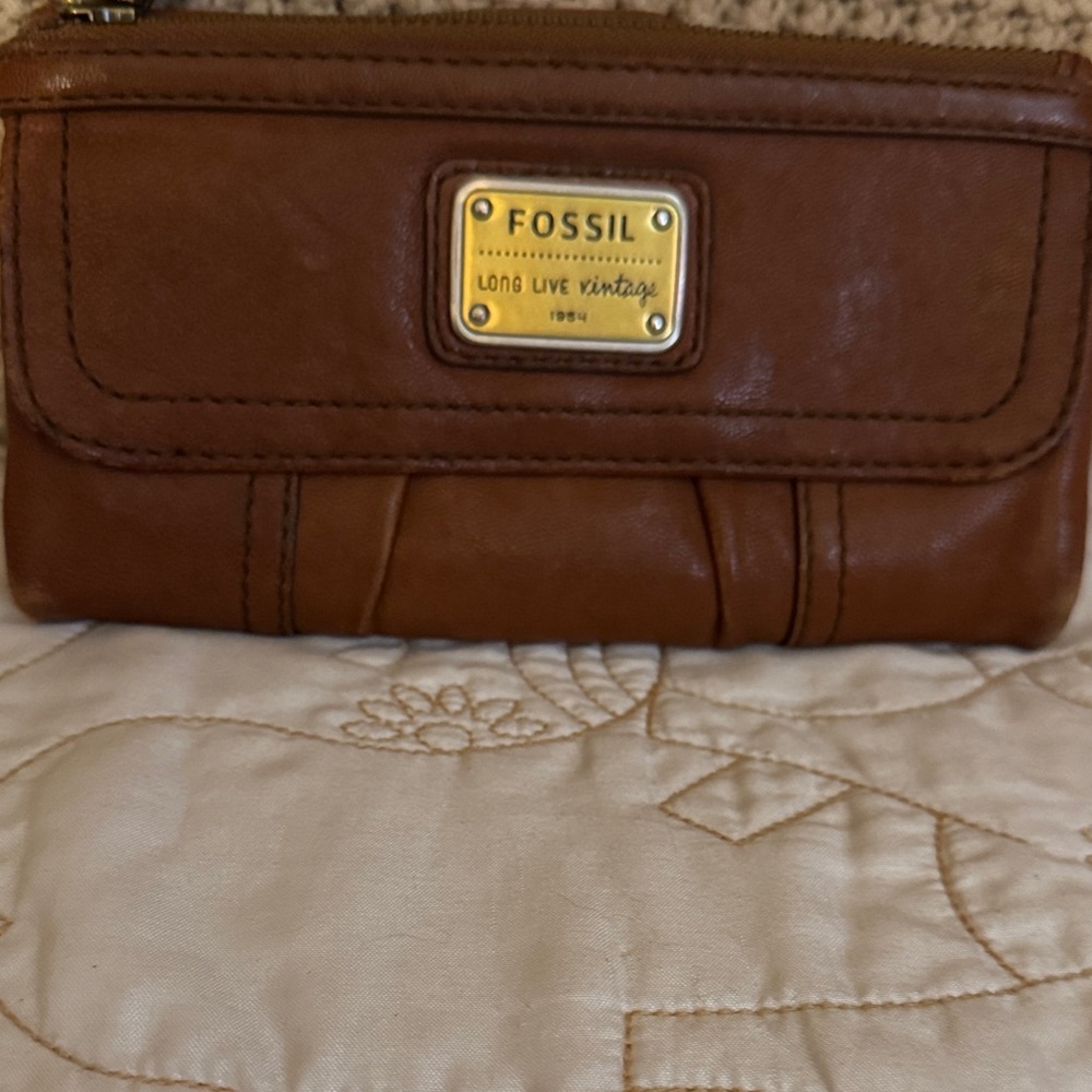Fossil Vintage Brown Leather Wallet with Gold Accent